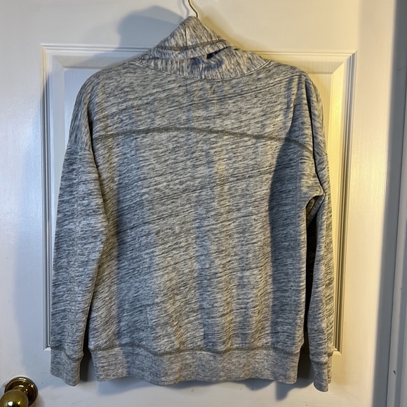 Hollister Sweatshirt Womens Size Small - Picture 4 of 5